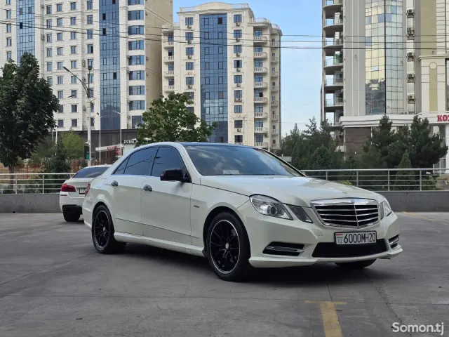 Mercedes-Benz E class 2012 · 3.5 AT
