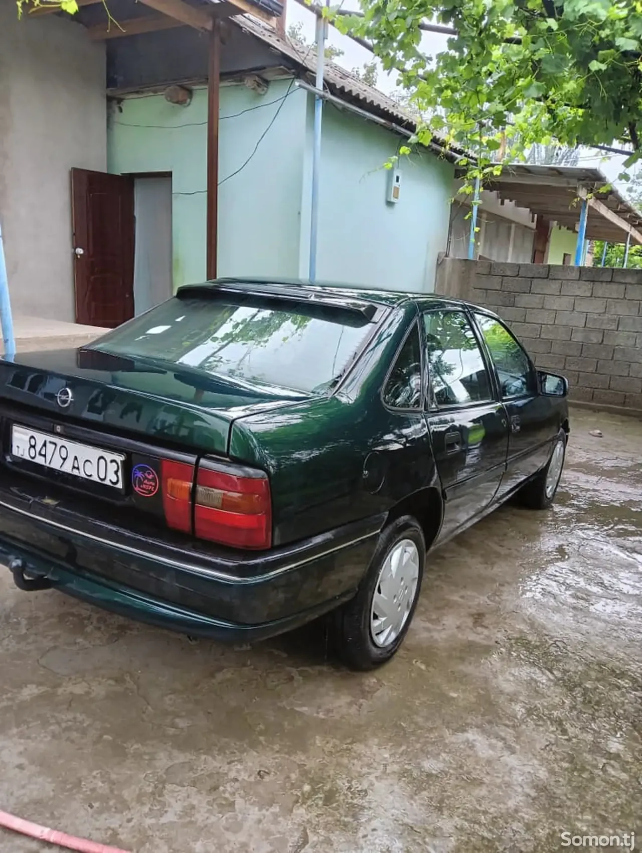 Opel Vectra A 1995 · 1.6 MT