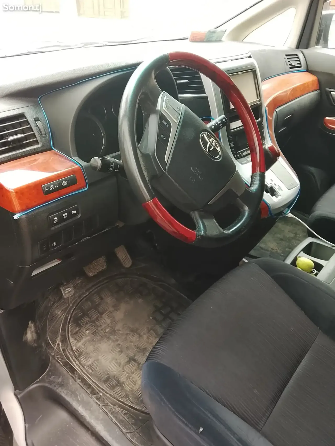 Toyota Vellfire 2008 · 2.4 AT