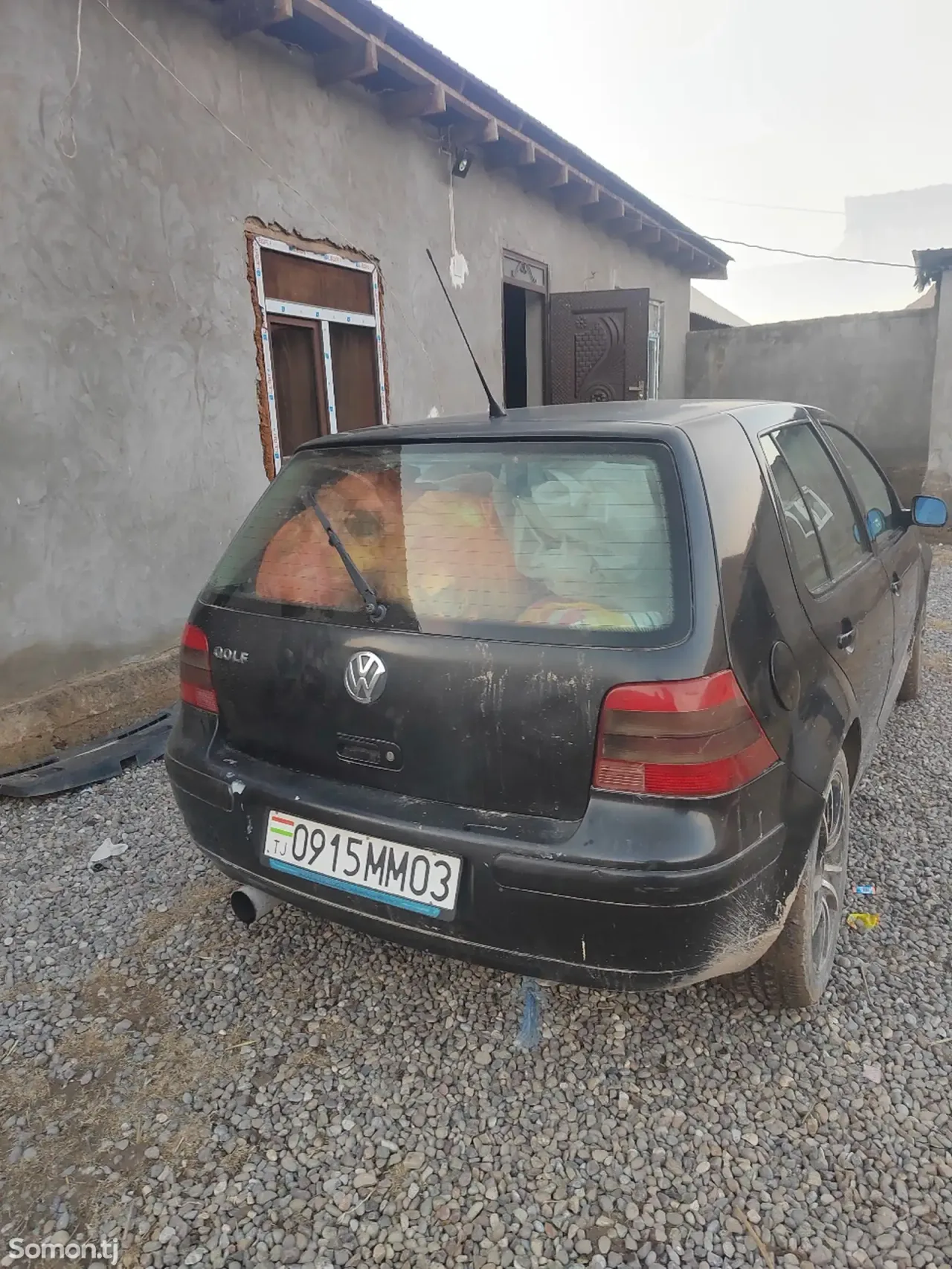 Volkswagen Golf 1999 · 1.6 MT