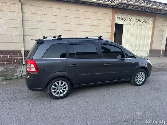 Opel Zafira 2010 · 1.8 MT