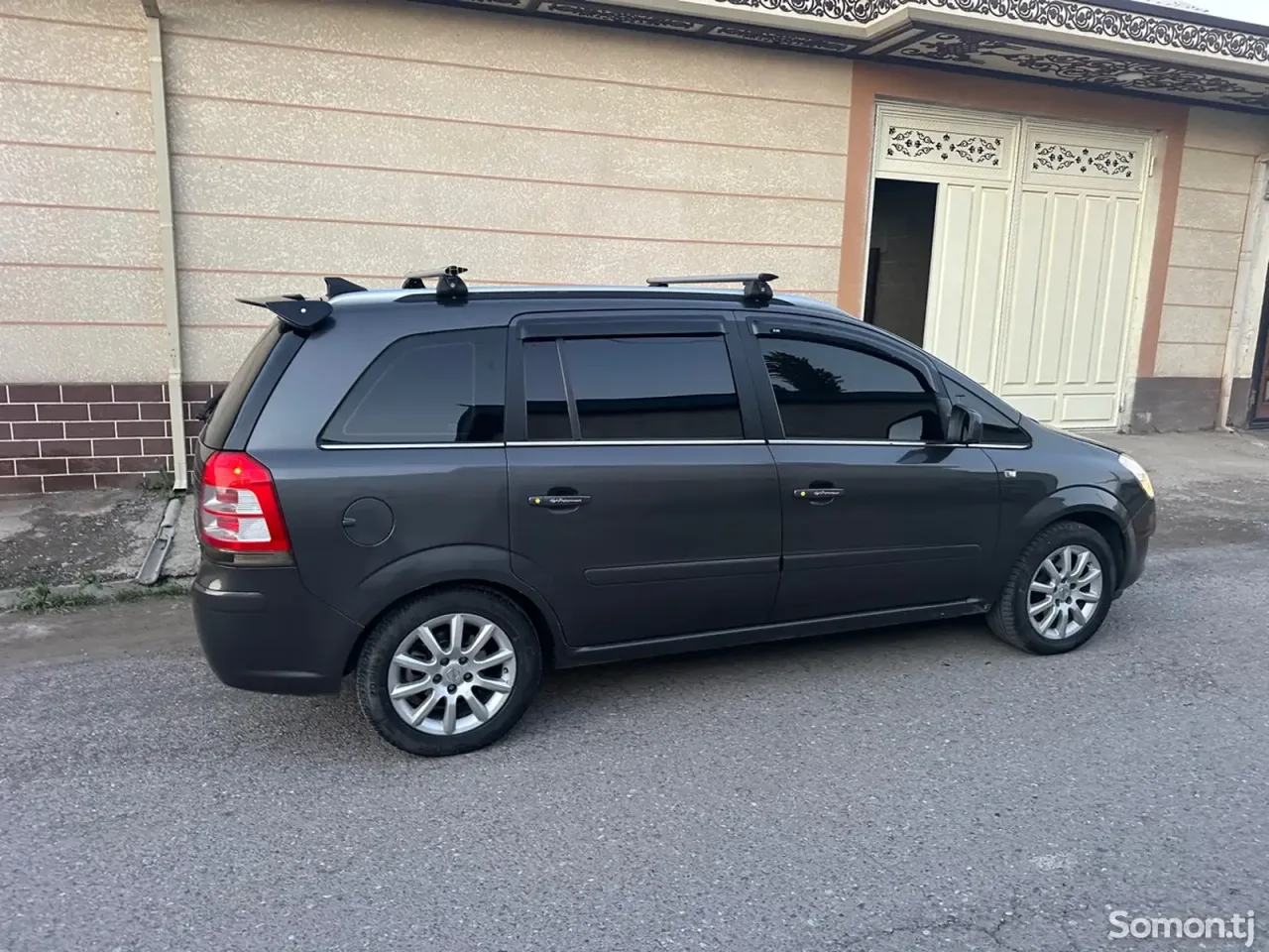 Opel Zafira 2010 · 1.8 MT