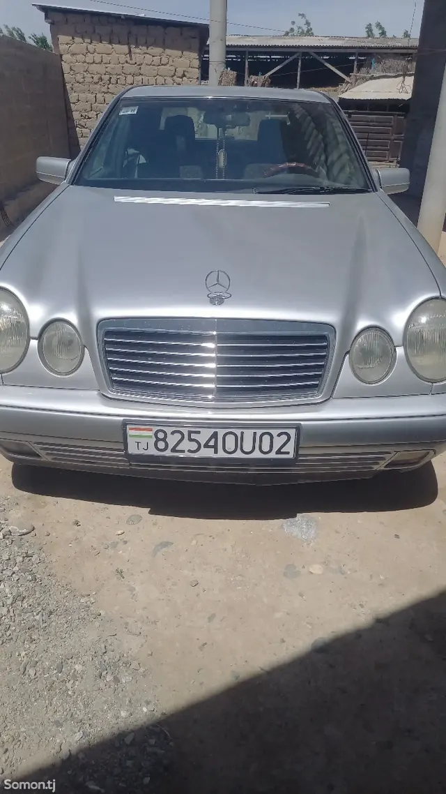 Mercedes-Benz E class 1997 · 2.0 AT