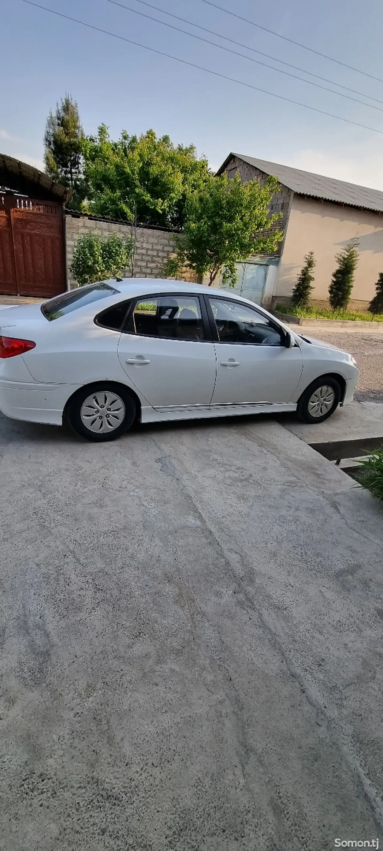 Hyundai Avante 2011 · 1.6 AT