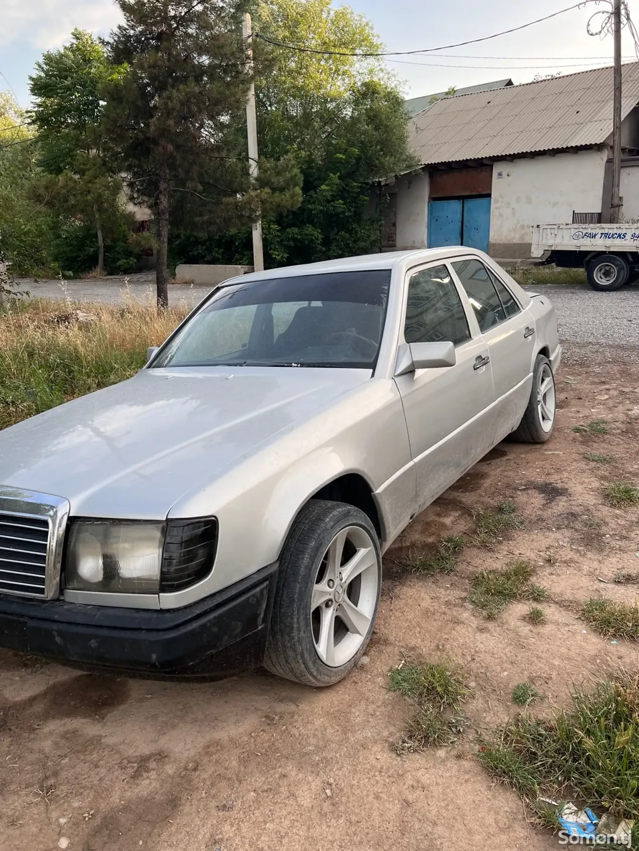 Mercedes-Benz W124 1992 · 2.0 MT