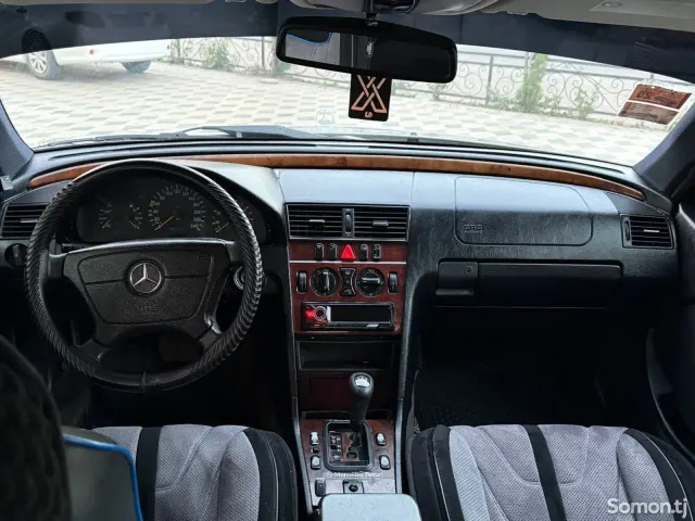 Mercedes-Benz C class 2000 · 1.8 AT