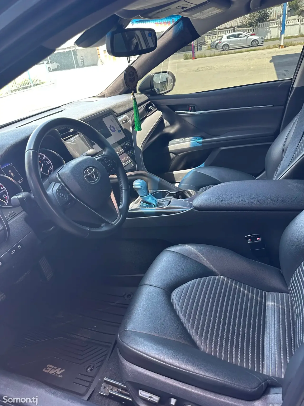 Toyota Camry 2018 · 2.5 AT