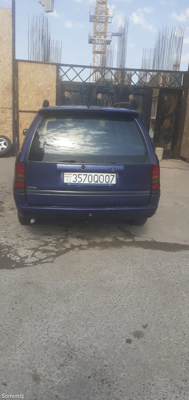 Opel Astra F 1996 · 1.6 MT