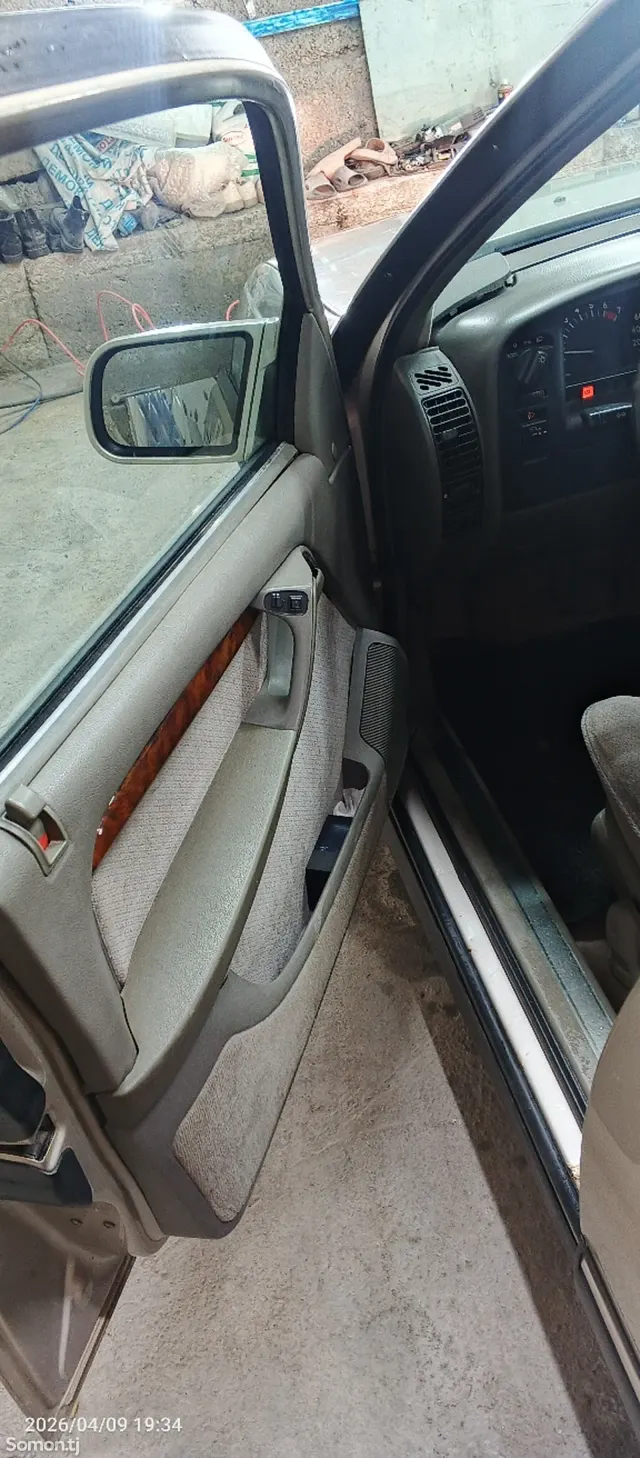 Opel Omega 1993 · 2.6 AT