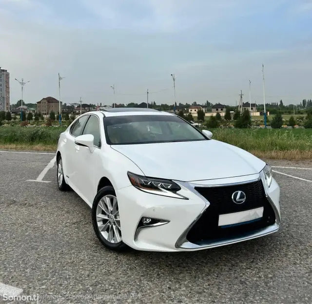 Lexus ES series 2013 · 2.5 AT