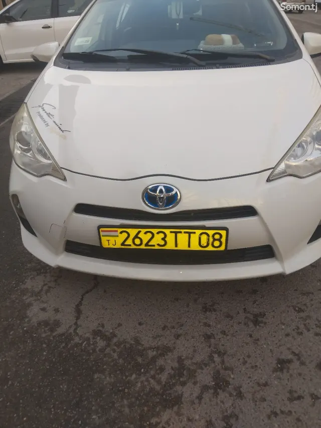Toyota Aqua 2015 · 1.5 AT