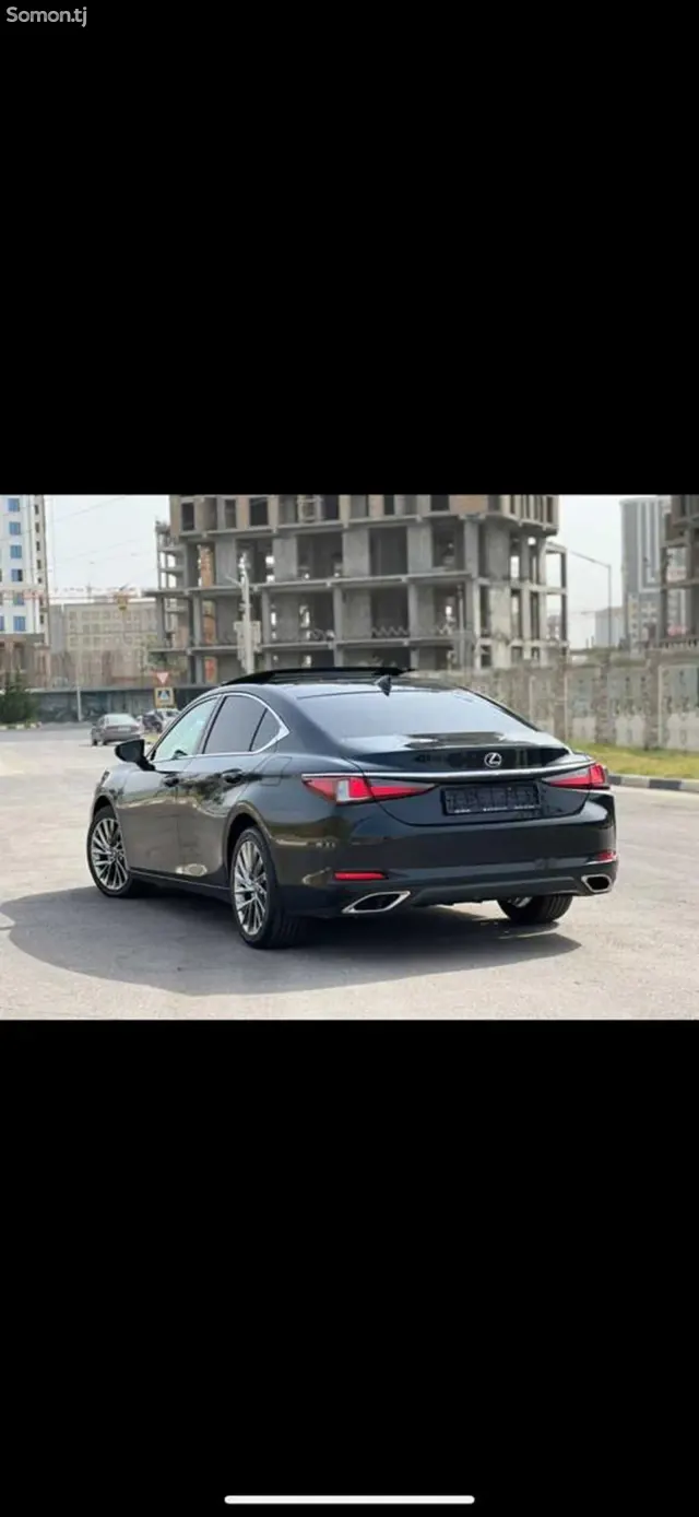 Lexus ES series 2021 · 3.5 AT