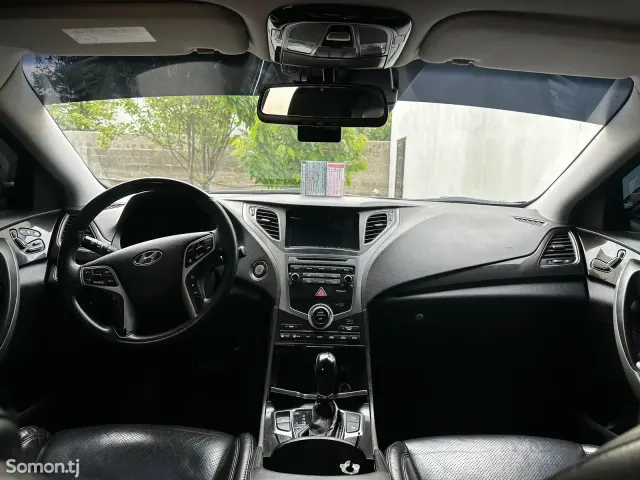 Hyundai Grandeur 2015 · 3.0 AT