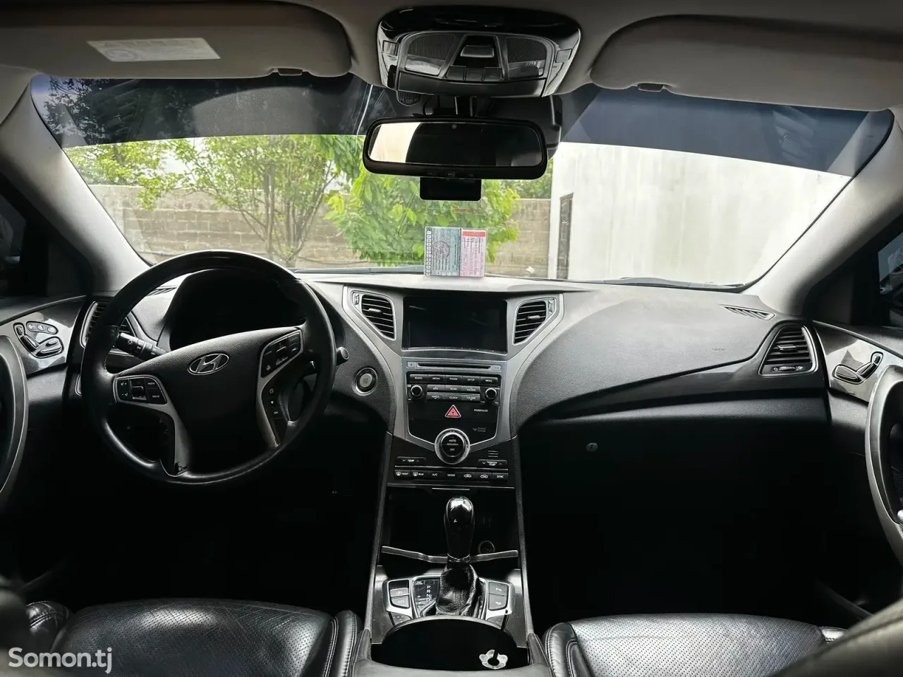 Hyundai Grandeur 2015 · 3.0 AT