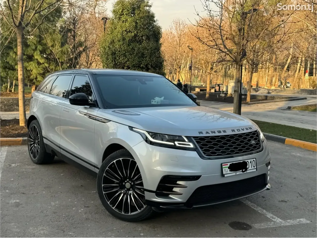 Land Rover Range Rover Velar 2021 · 3.0 AT