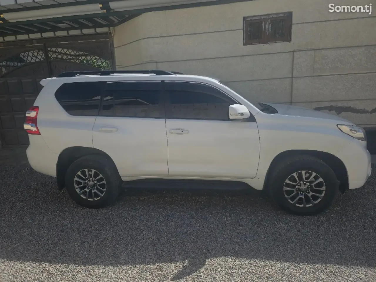 Toyota Land Cruiser Prado 2015 · 3.0 AT