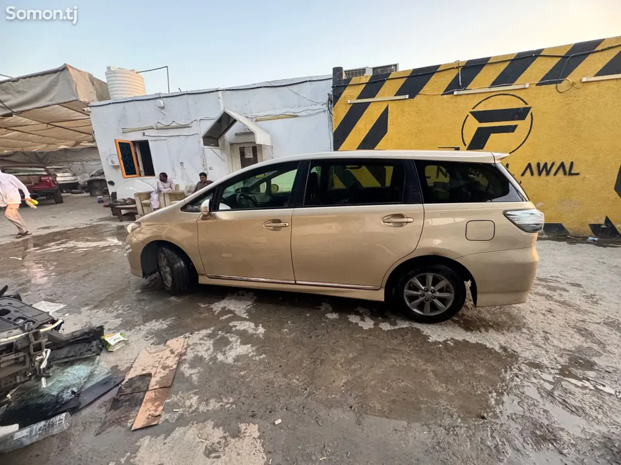 Toyota Wish 2015 · 1.8 AT