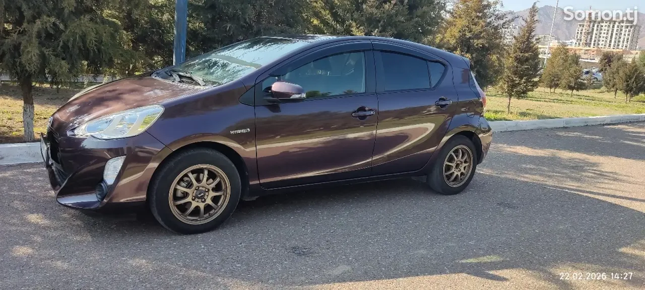 Toyota Aqua 2014 · 1.5 AT