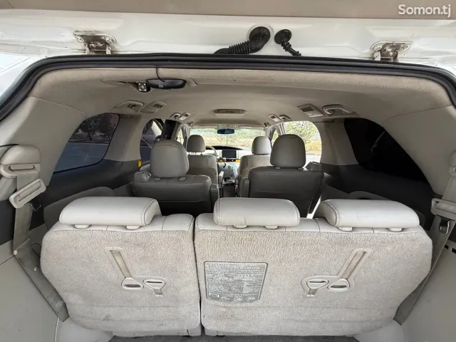 Toyota Previa 2008 · 2.4 AT