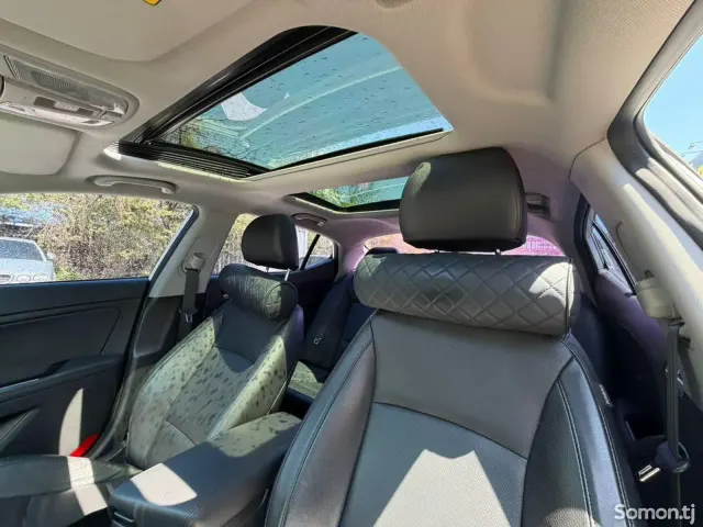 Kia K5 2015 · 2.0 AT