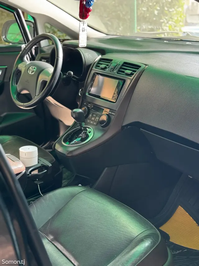 Toyota Mark X ZiO 2010 · 2.4 AT