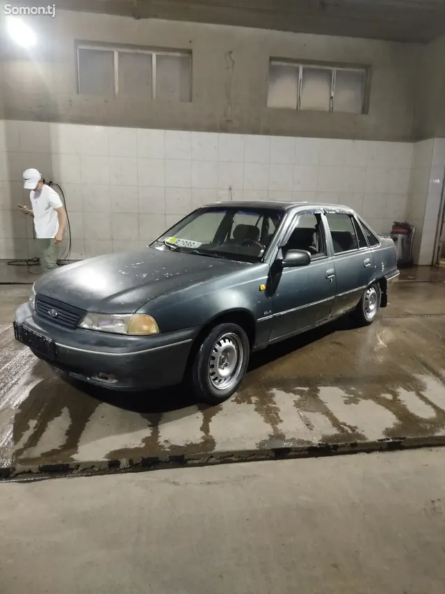 Daewoo Nexia 1995 · 1.6 MT