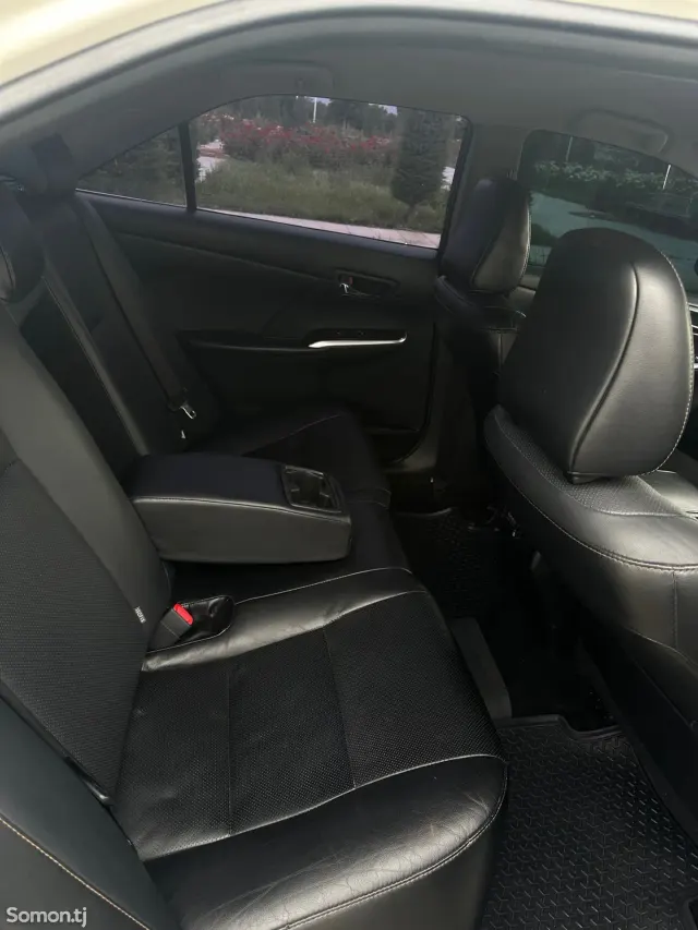Toyota Camry 2017 · 2.5 AT