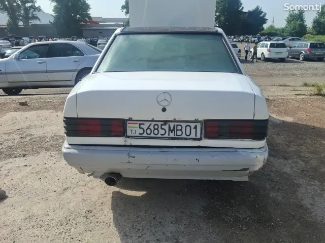 Mercedes-Benz W201 1991 · 1.8 MT