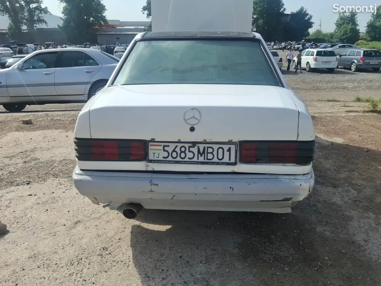 Mercedes-Benz W201 1991 · 1.8 MT