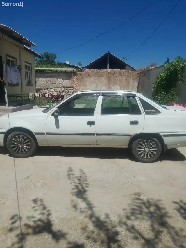 Daewoo Nexia 1994 · 1.6 MT