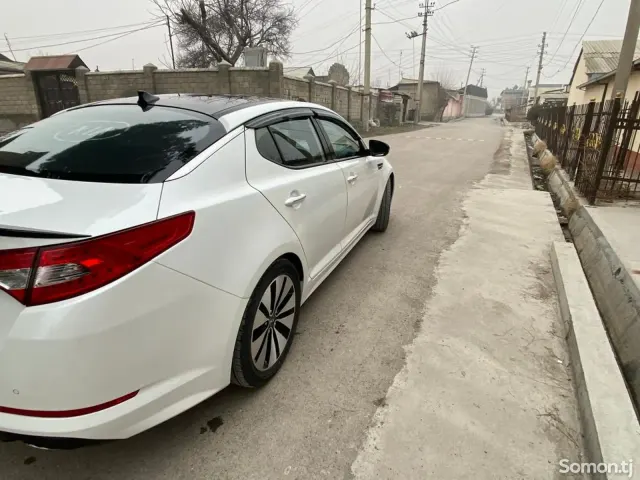 Kia K5 2011 · 2.0 AT