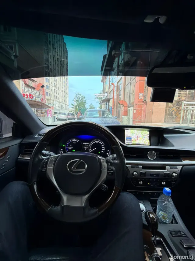 Lexus ES series 2014 · 3.0 AT
