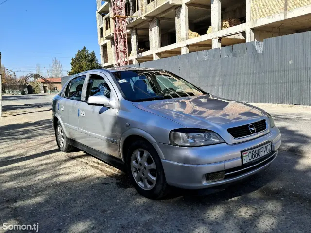 Opel Astra G 2001 · 1.6 AT