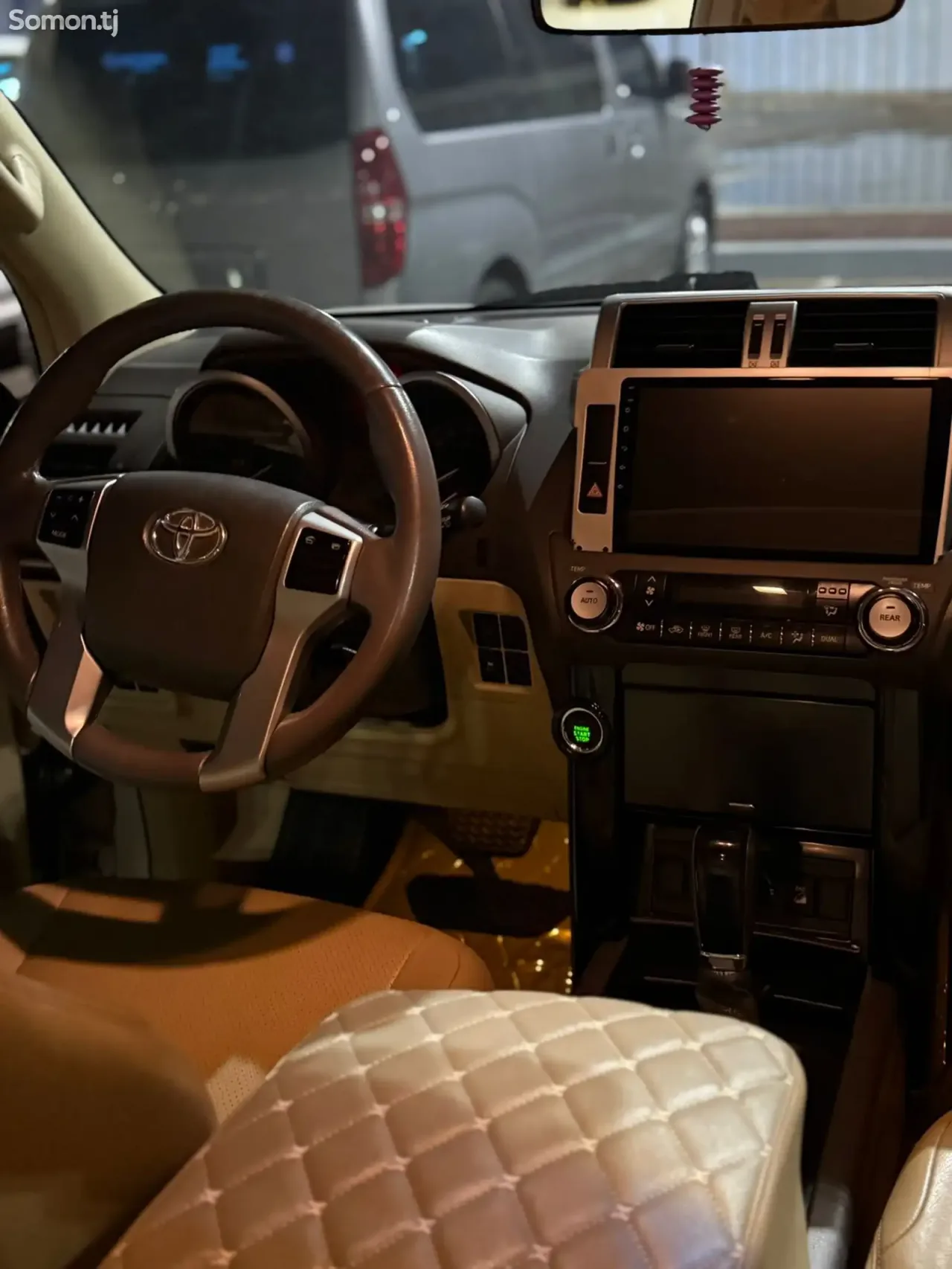 Toyota Land Cruiser Prado 2014 · 4.0 AT