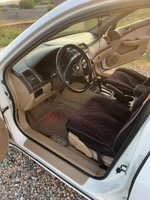 Honda Accord 2005 · 2.4 AT
