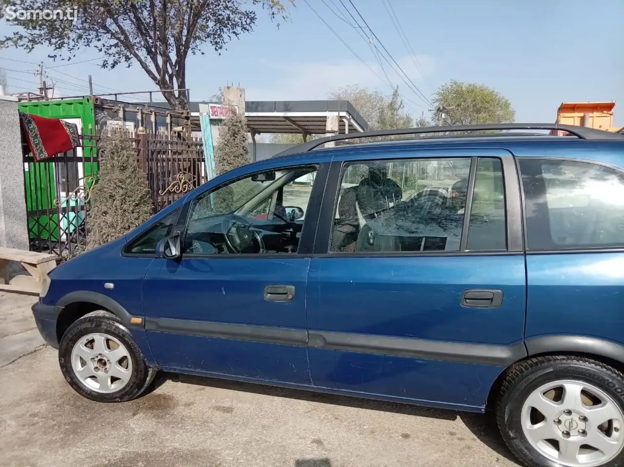 Opel Zafira 2003 · 1.6 MT