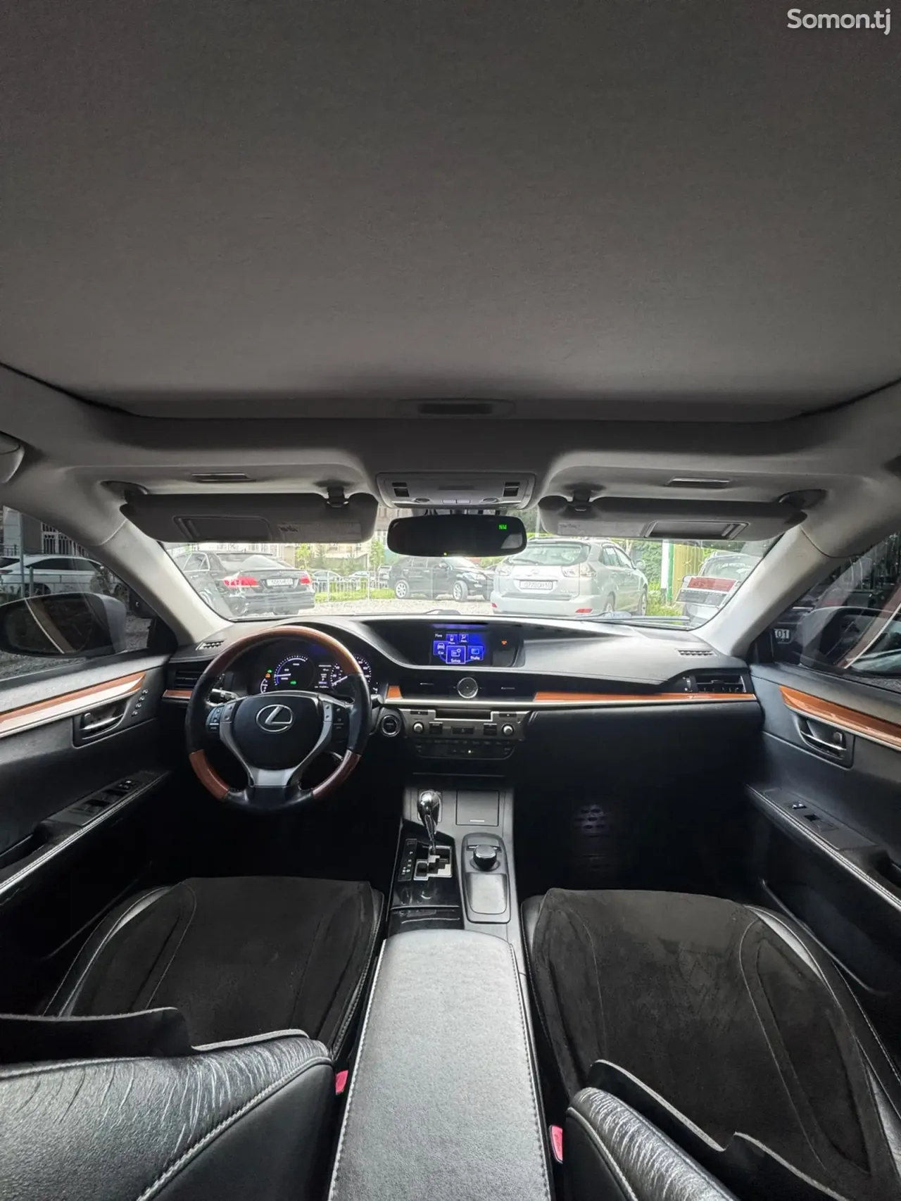 Lexus ES series 2014 · 2.5 AT