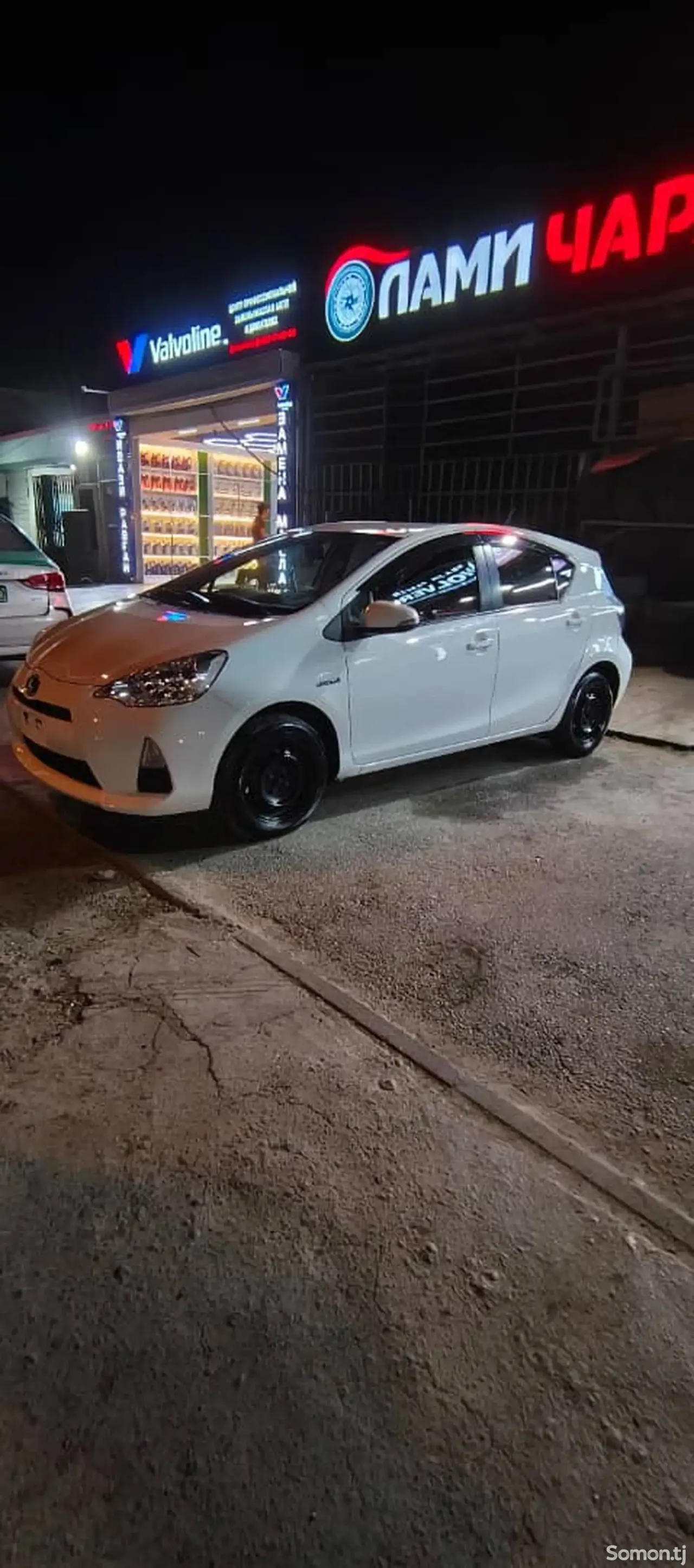 Toyota Aqua 2014 · 1.5 AT