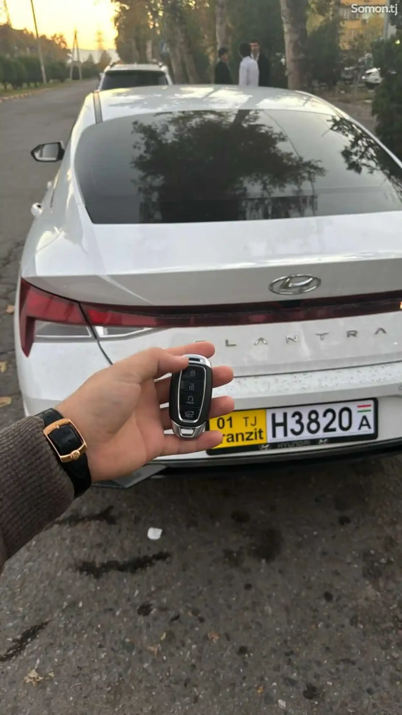 Hyundai Elantra 2023 · 2.0 AT