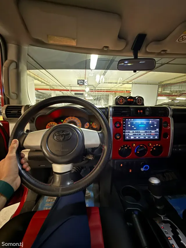 Toyota FJ Cruiser 2014 · 4.0 AT