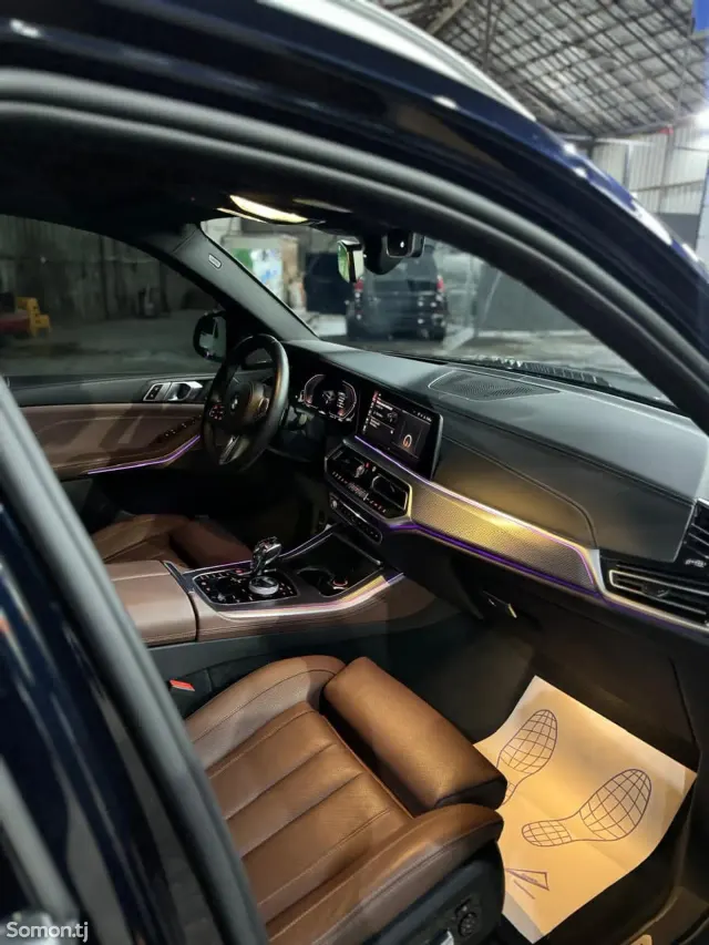 BMW X5 M 2021 · 4.0 AT