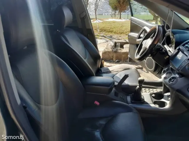 Toyota RAV 4 2008 · 2.2 MT
