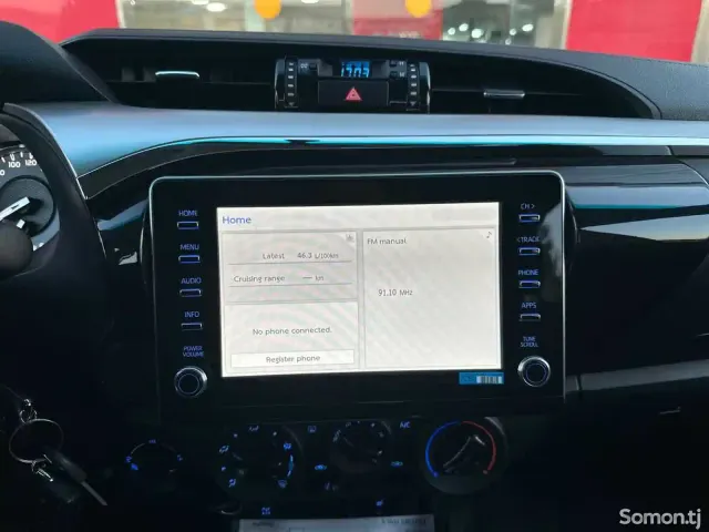 Toyota Hilux 2025 · 2.4 MT