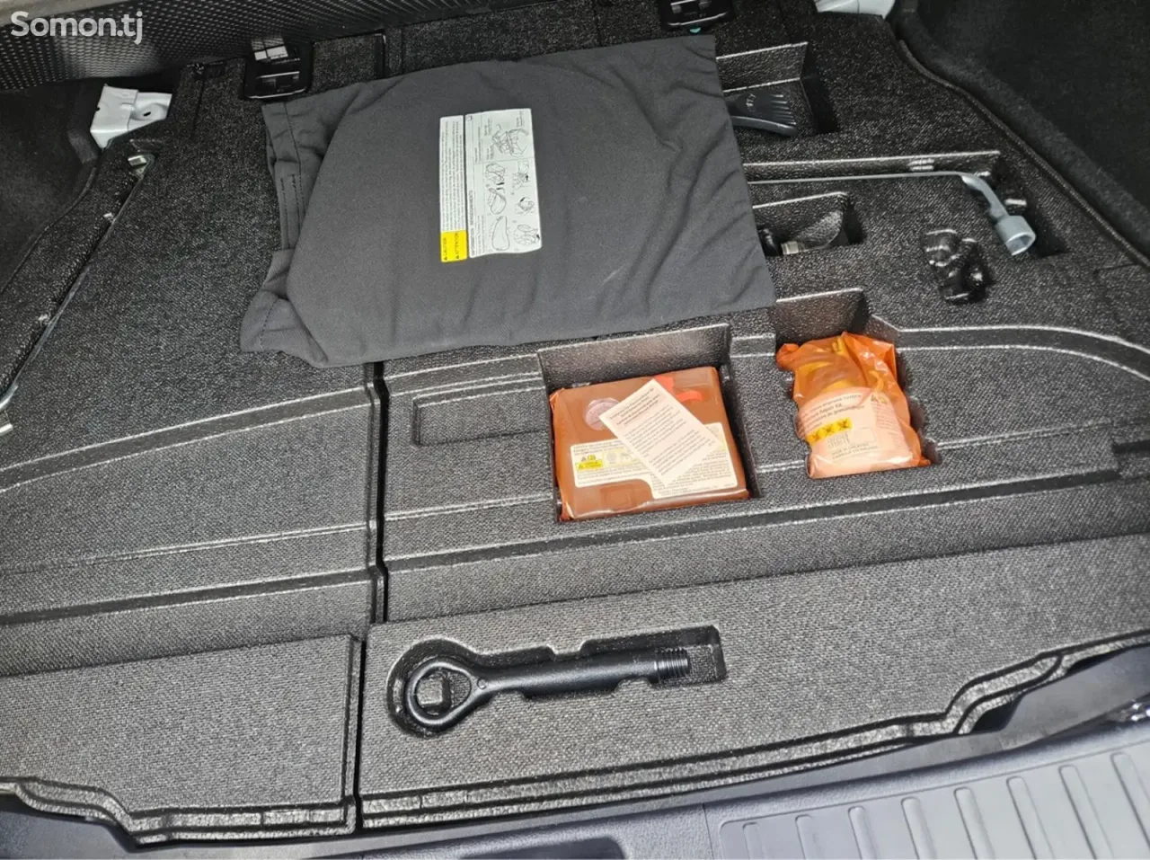 Toyota Prius 2018 · 1.8 AT