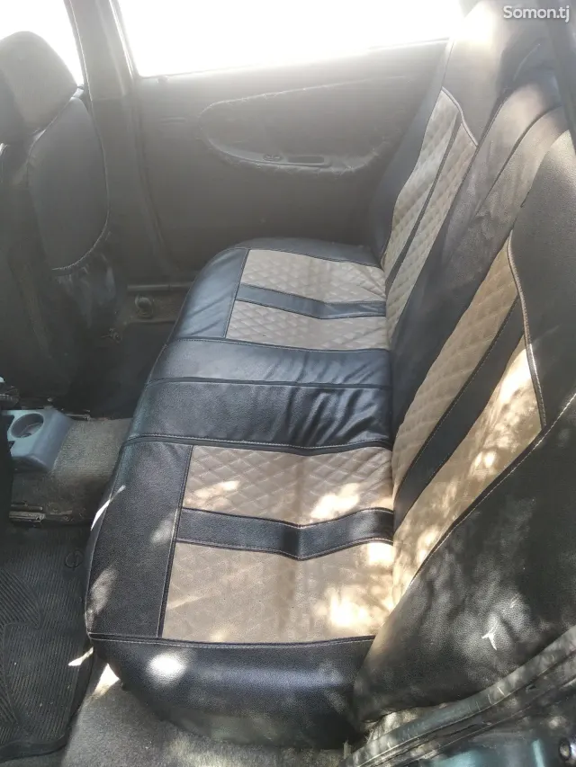 Daewoo Nexia 1995 · 1.6 MT