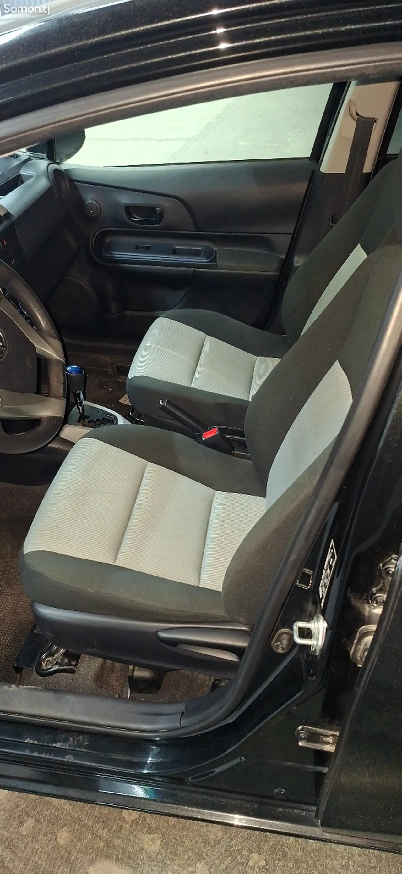 Toyota Aqua 2014 · 1.5 AT
