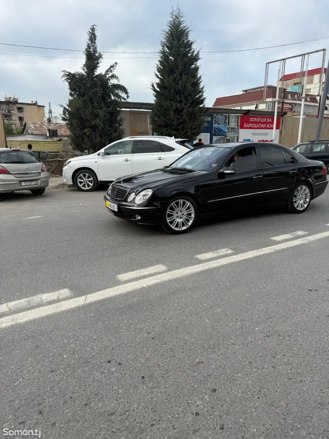 Mercedes-Benz E class 2004 · 2.8 AT