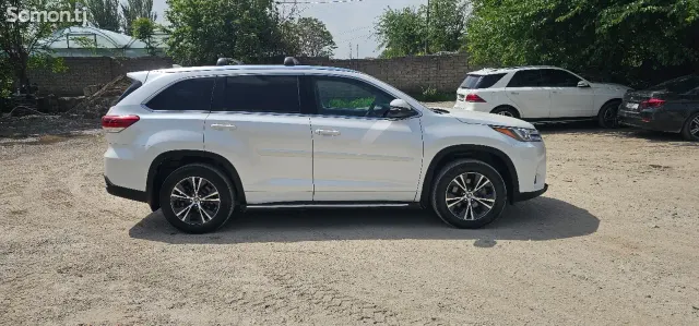 Toyota Highlander 2016 · 3.5 AT