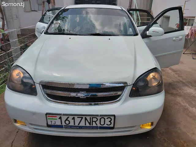 Chevrolet Lacetti 2005 · 1.6 MT
