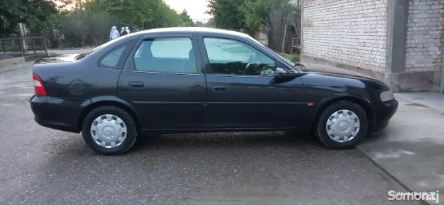 Opel Vectra B 1996 · 1.6 MT